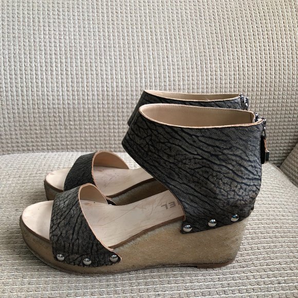 Chanel Women's Gray/Black Animal Print Leather Wedge Sandals. - Picture 1 of 13
